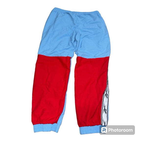 EUC Reebok Outfit - Picture 7 of 13